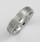 Platinum Gentleman's Comfort Fit Wedding Band